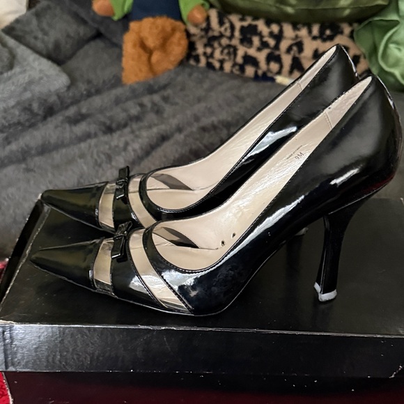 Guess Black Patent Leather Heels with Mesh Detail - Picture 3 of 4